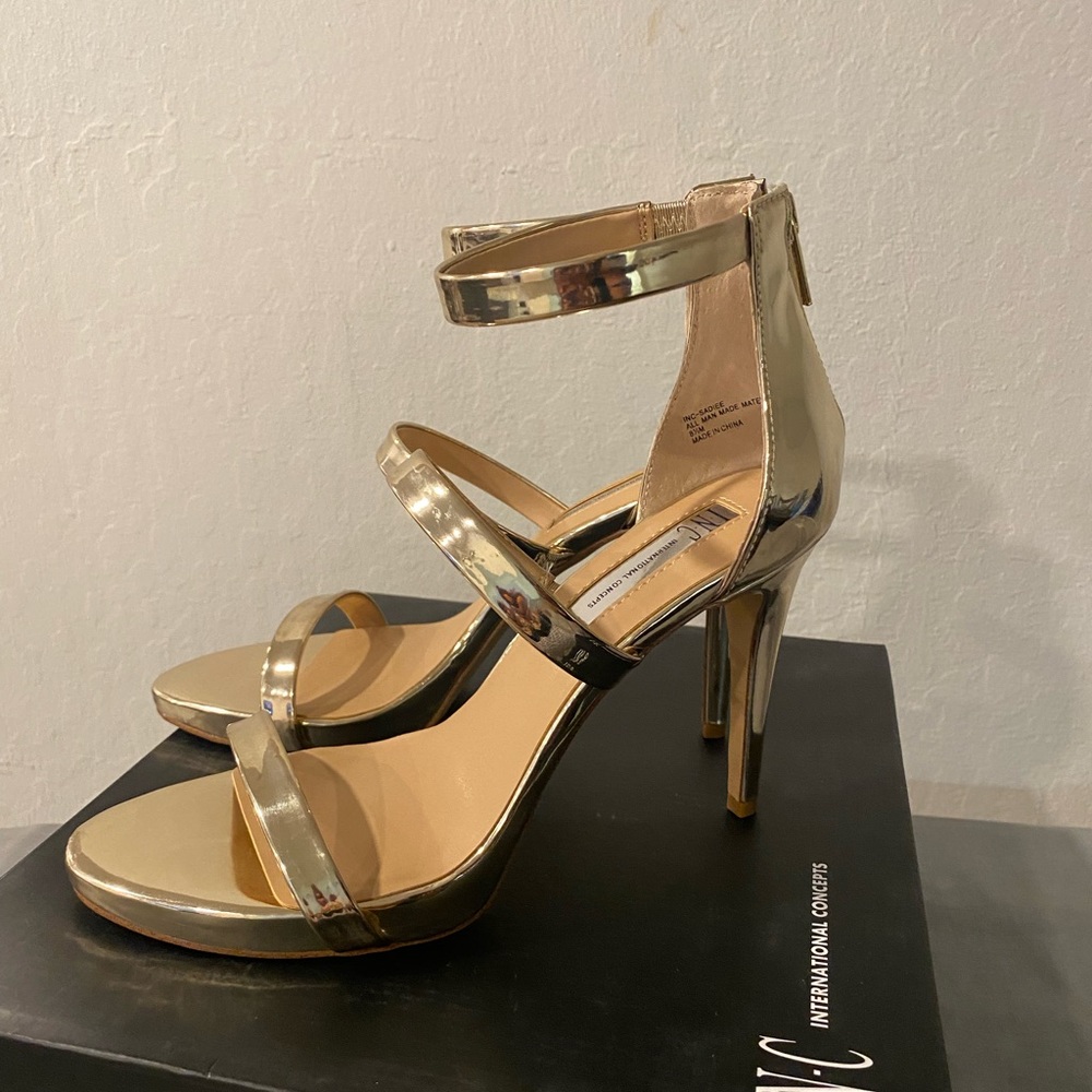 NEW Never been worn, gold INC heels.